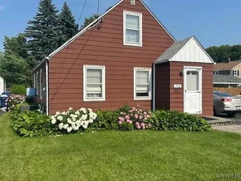 715 83rd St, Niagara Falls, NY 14304
