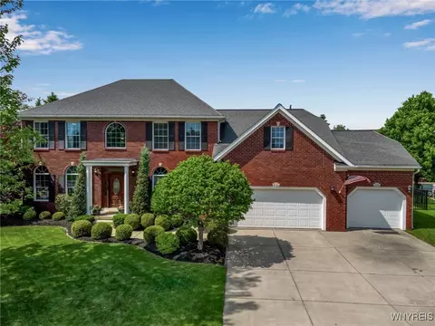 8787 Stonebriar Dr, Clarence Center, NY 14032