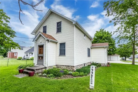 799 Beach Rd, Cheektowaga, NY 14225