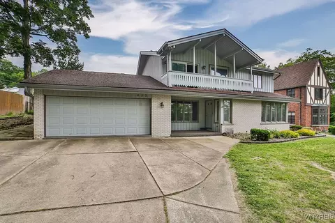 425 Vanderbilt Ave, Niagara Falls, NY 14305