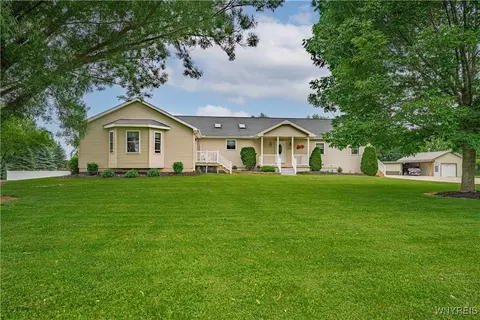 7940 Chestnut Ridge Rd, Royalton, NY 14067