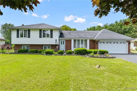 4414 Creek Rd, Lewiston, NY 14092