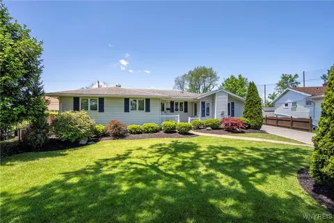 393 Woodgate Rd, Tonawanda, NY 14150