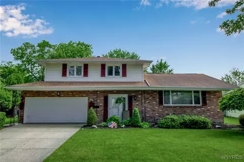25 Maricrest Dr, Amherst, NY 14228