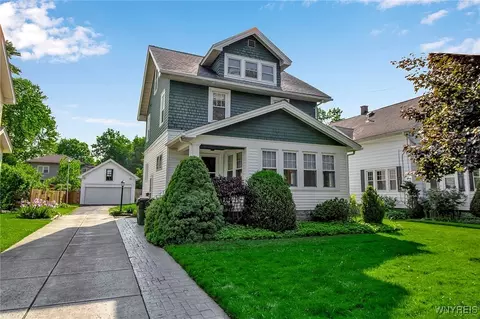 86 Pasadena Pl, Amherst, NY 14221