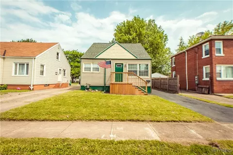 42 Cantwell Dr, Buffalo, NY 14220