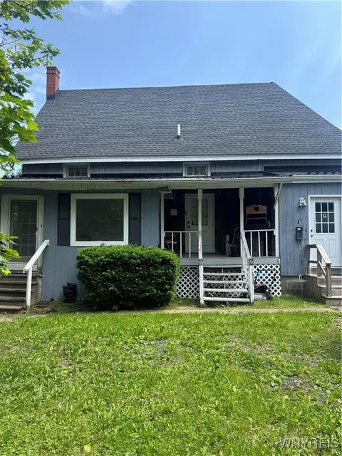 38 N Main St, Royalton, NY 14105