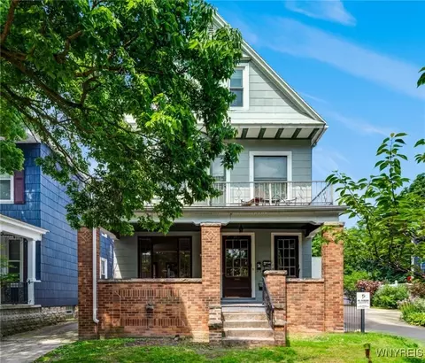 294 Baynes St, Buffalo, NY 14213