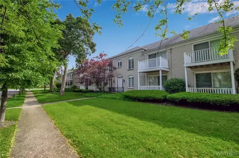 4415 Main St #9, Amherst, NY 14226