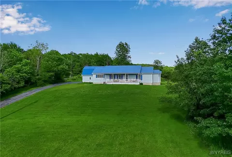 11131 Harlow Rd, Darien, NY 14004