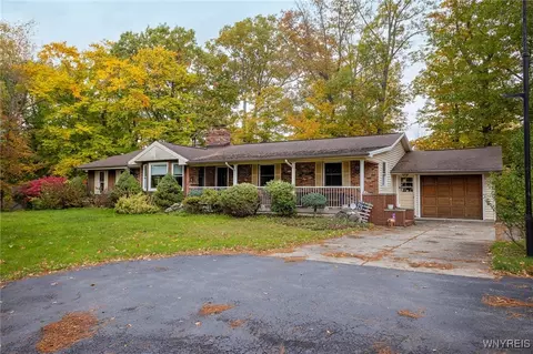 1341 Little Falls Rd, Pembroke, NY 14036