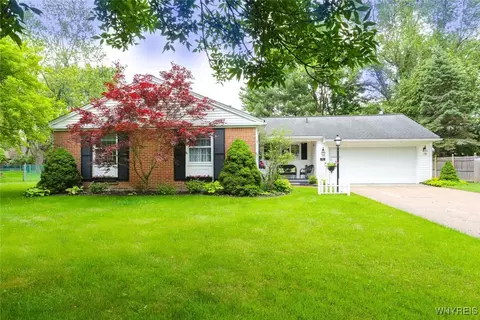 92 Bridle Path, Amherst, NY 14221