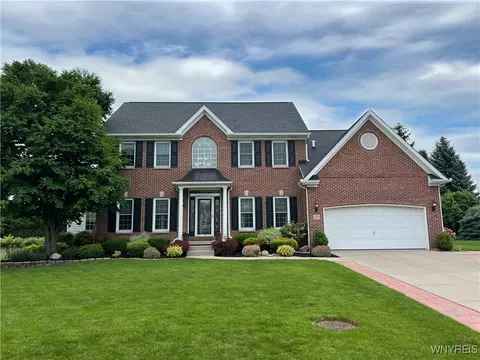 4205 Thornwood Ln, Buffalo, NY 14221