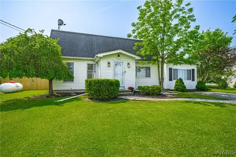 1558 Youngstown Wilson Rd, Porter, NY 14174