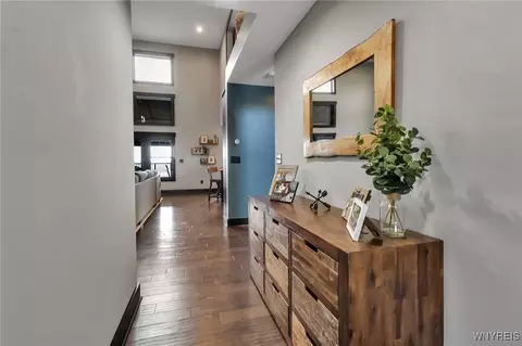 Entry Way - 569 Mill Rd, Aurora, NY 14052 photo 2 of 5
