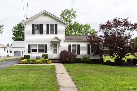 5589 Little Canada Rd, Bethany, NY 14054