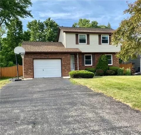 790 Mohawk St, Lewiston, NY 14092