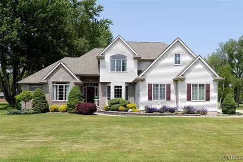 2371 Bullis Rd, Elma, NY 14059