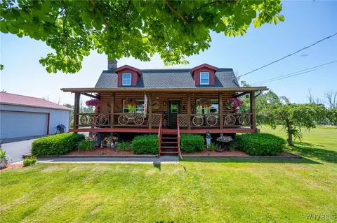 178 Schwartz Rd, Lancaster, NY 14086