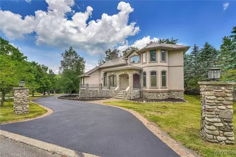 2 Greer Hill Dr, Ellicottville, NY 14731
