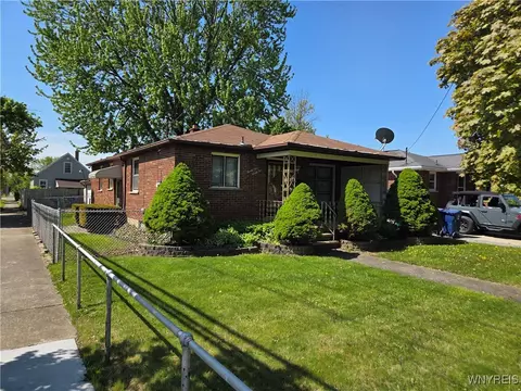 2595 Jerauld Ave, Niagara Falls, NY 14305