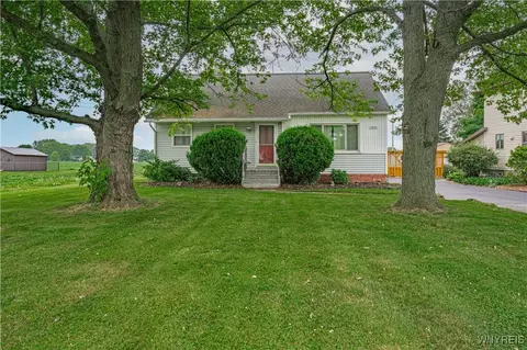 5935 Ward Rd, Sanborn, NY 14132