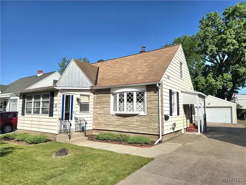 22 Elmview Dr, Tonawanda, NY 14150
