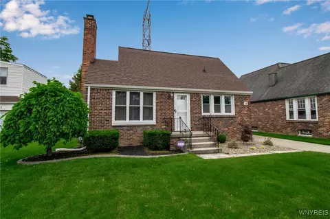 25 Cresthaven Dr, Cheektowaga, NY 14225