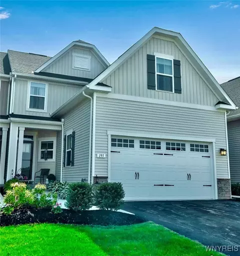 195 Stonebridge Rd, Grand Island, NY 14072
