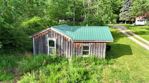 8368 Higgins Rd, Freedom, NY 14065 photo 12