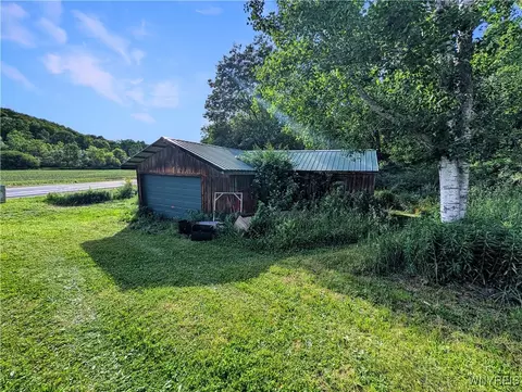 8368 Higgins Rd, Freedom, NY 14065 photo 10