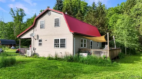 8368 Higgins Rd, Freedom, NY 14065 photo 4