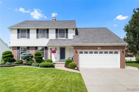 18 Stony Brook Dr, Lancaster, NY 14086