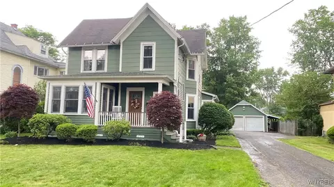 41 Maple Ave, Hamburg, NY 14075