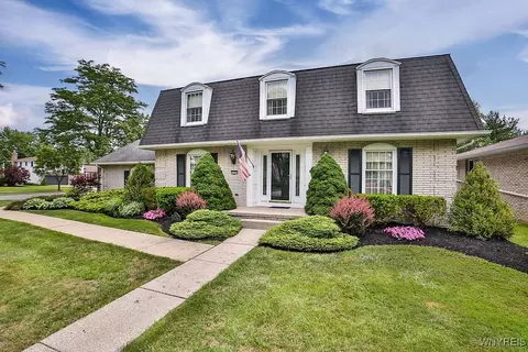 177 Foxpoint W, Amherst, NY 14221