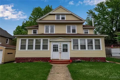137 Bryant St, North Tonawanda, NY 14120