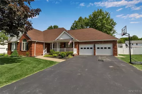 6290 Emily Ct, Clarence Center, NY 14032