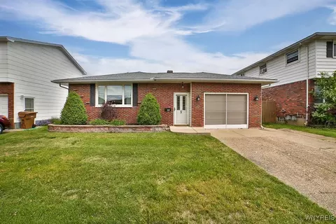 133 Dartwood Dr, Cheektowaga, NY 14227