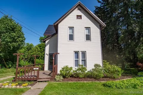 45 S Academy St, Middlebury, NY 14591