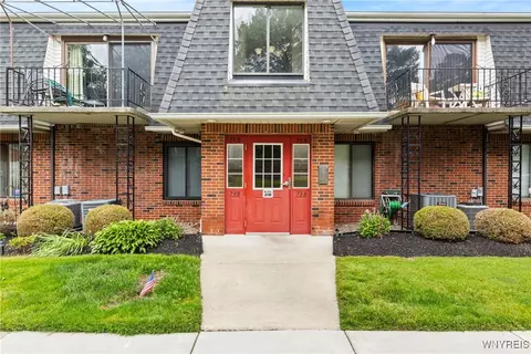 75 Foxberry Dr # B, Getzville, NY 14068