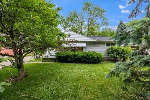 155 Mapleview Dr, Amherst, NY 14226