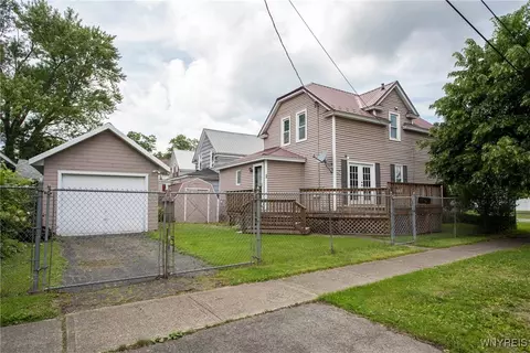 34 Church St, Franklinville, NY 14737