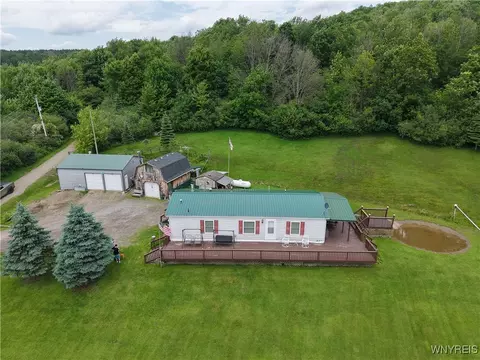 2334 Holliday Ln, Franklinville, NY 14737