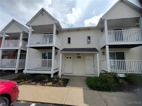 4617 Chestnut Ridge Rd #I, Amherst, NY 14228