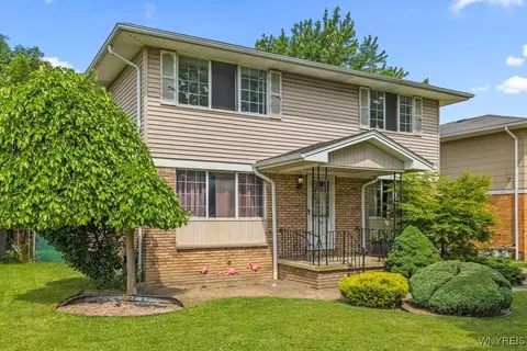 10 Strasbourg Dr, Cheektowaga, NY 14227