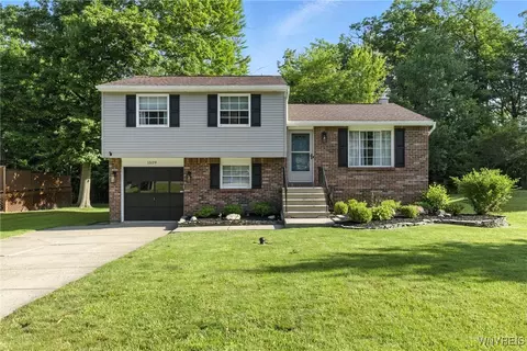 1529 Sundance, Lake View, NY 14085