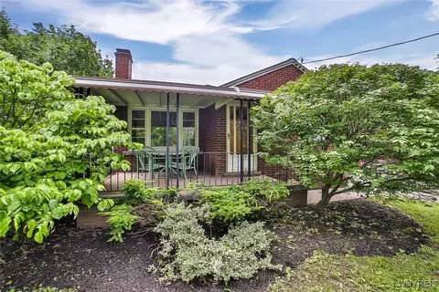 807 Maple Ave, Niagara Falls, NY 14305