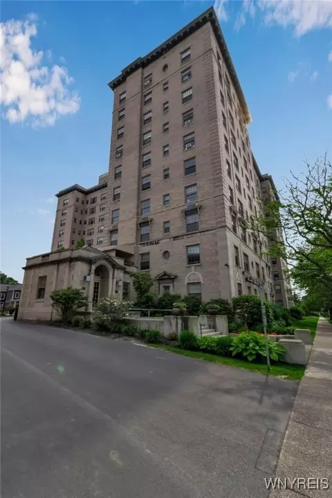 33 Gates Cir #6B, Buffalo, NY 14222