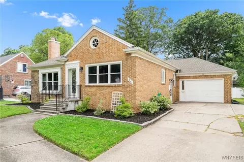 34 Wainwright Rd, Cheektowaga, NY 14215