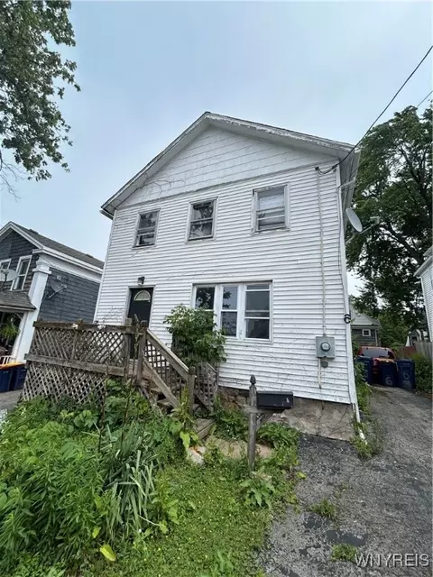 6 Harvey Ave, Lockport, NY 14094